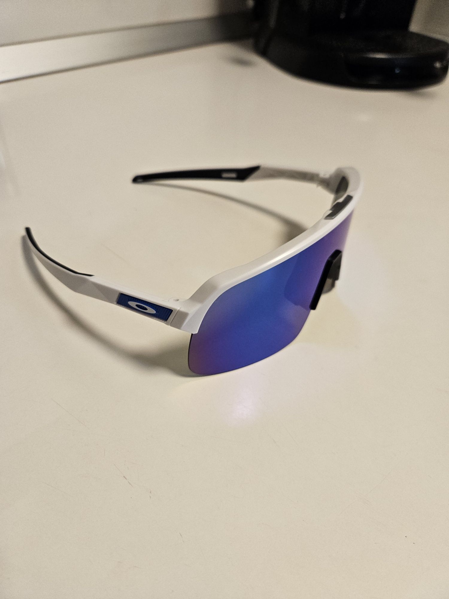 Oakley OO 9463 чисто нови