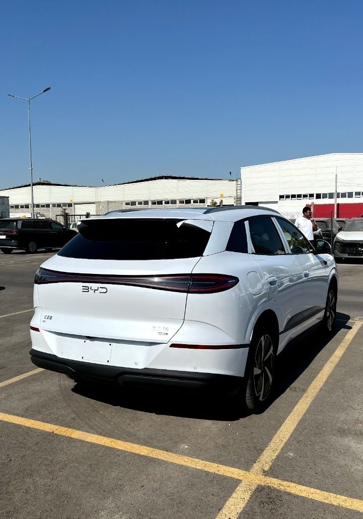 BYD en songi model bez probeg eng full pozitsiya yengi salon