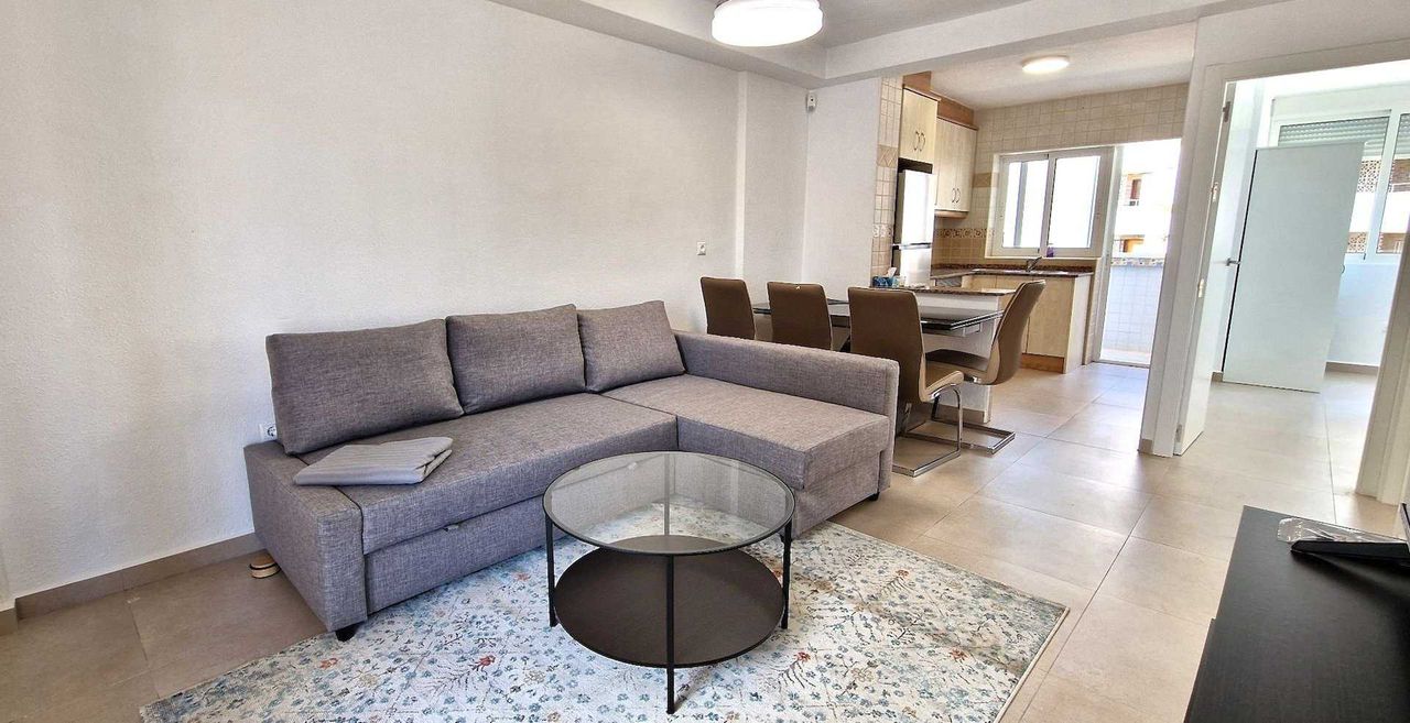 Дава се под наем Двустаен апартамент в София, Център - 55 кв.м за 392.7 € - Снимка #3