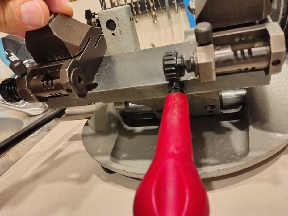 Ключарска Машина за Касови Ключове