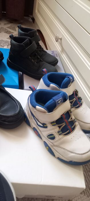 Сапоги ботинки кроссовки на мальчика 28-32 размера