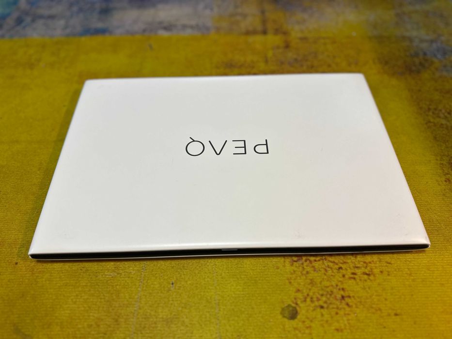 laptop PEAQ, alb, quadcore, 4 gb ddr4, ssd 128 gb + hdd 500
