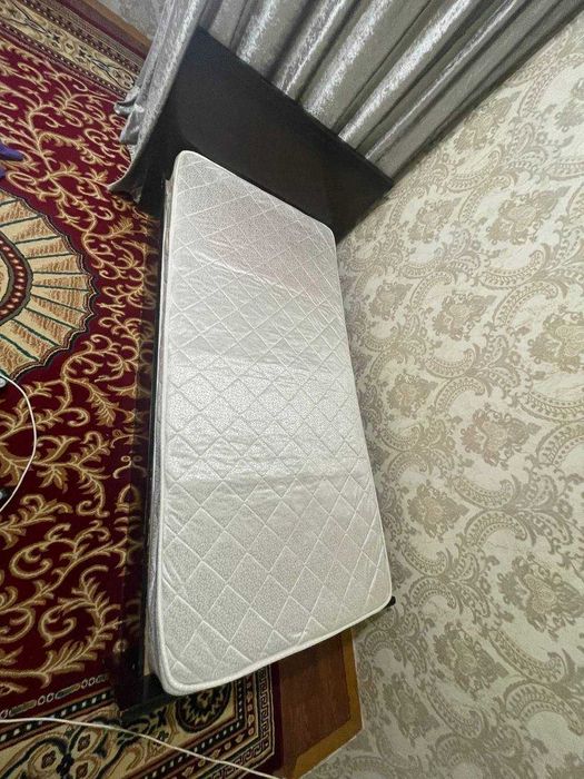 Kravat sotiladi  2x1 m