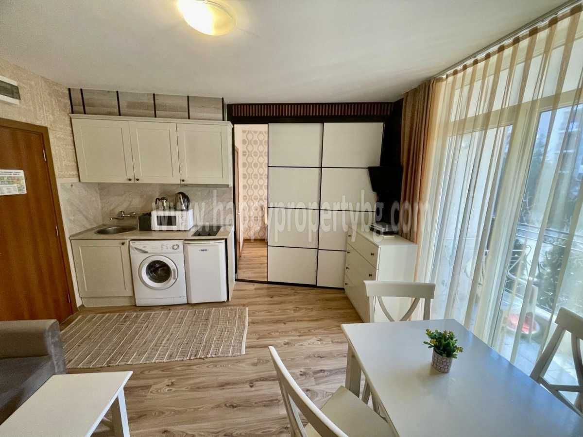 Продава се Тристаен апартамент в к.к. Слънчев бряг - 65 кв.м за 1454 €/кв.м - Снимка #1