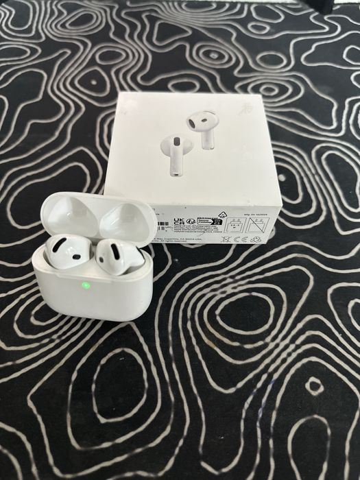 Casti AirPods 4 Active Noise Cancelling (ANC)