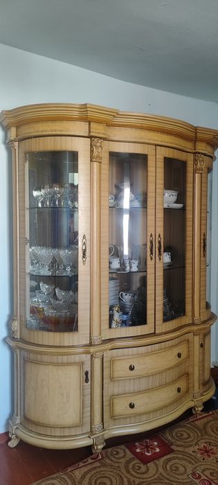 Сервант для гостиной