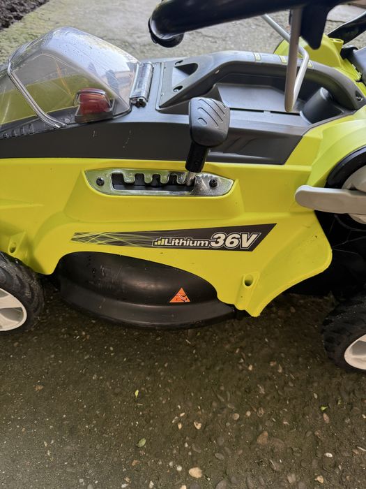 Ryobi Masina de tuns gazon (iarba) pe acumulatori