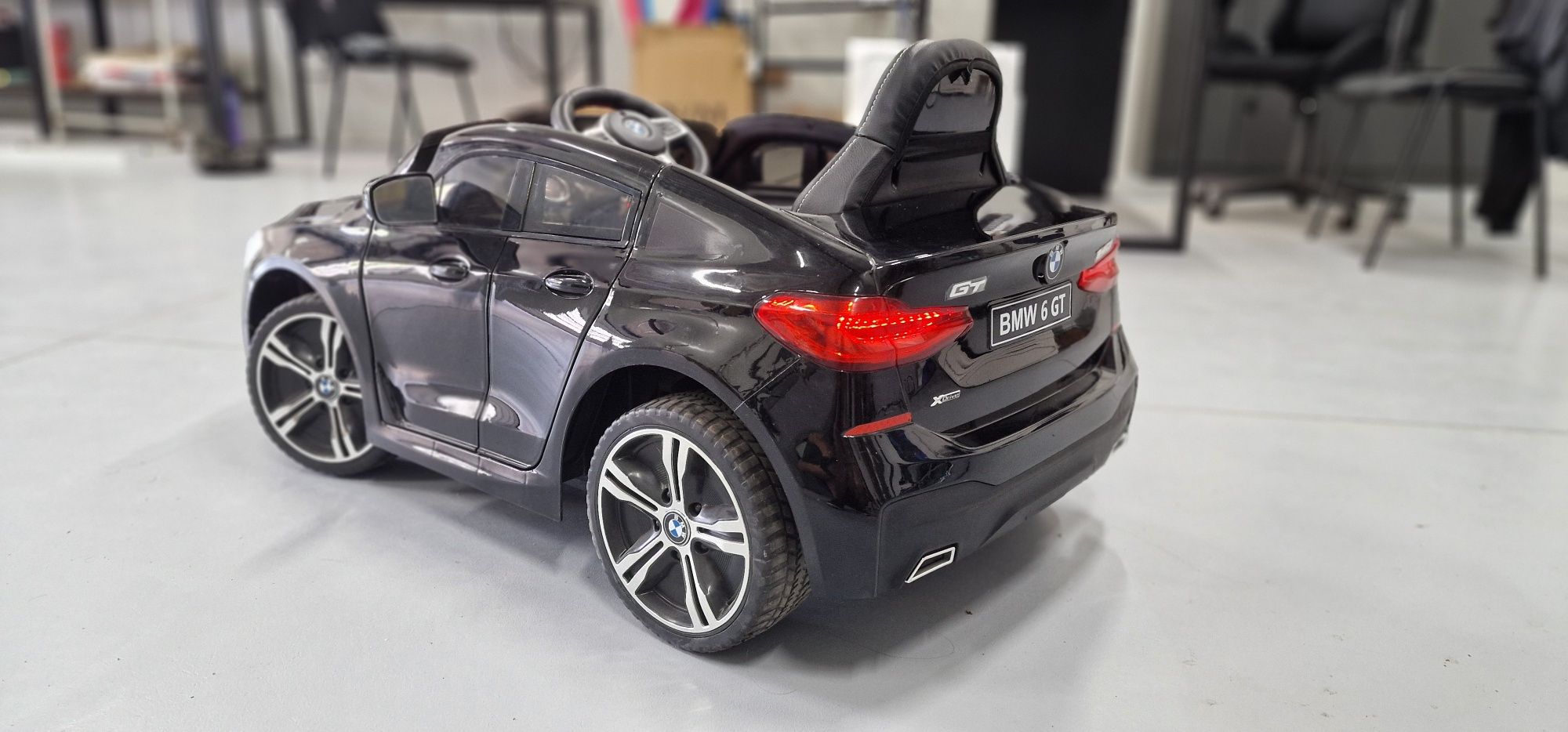 Детска акумулаторна кола BMW GT6