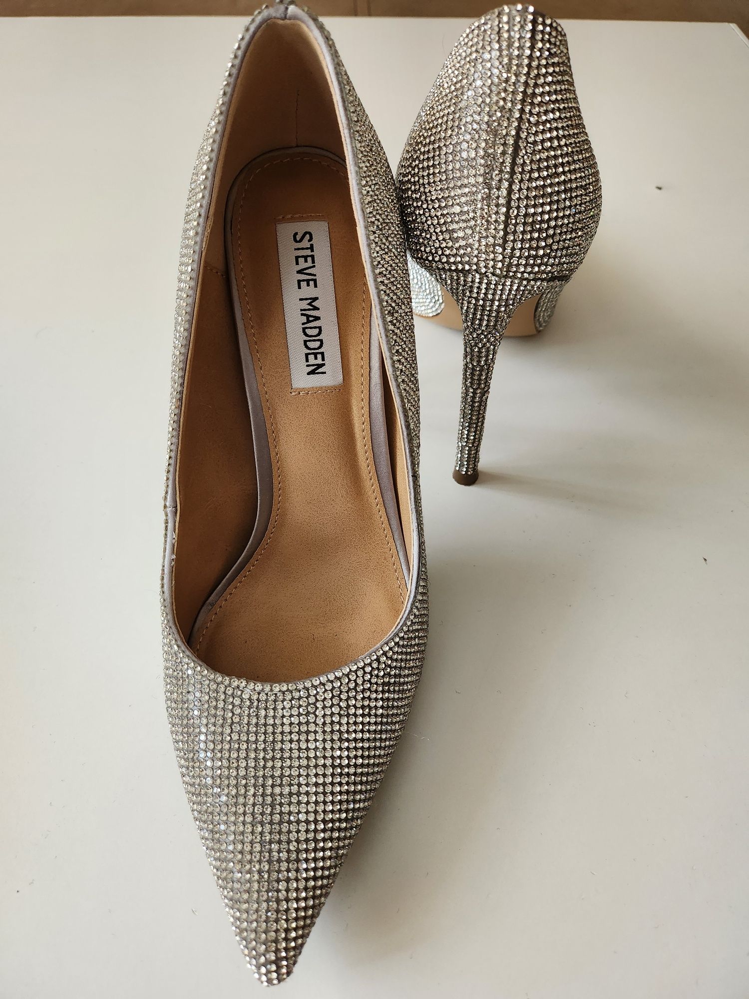 Елегантни обувки Steve Madden