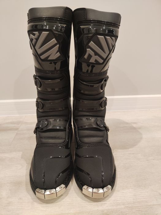 Кросови ботуши RAVEN 44 номер