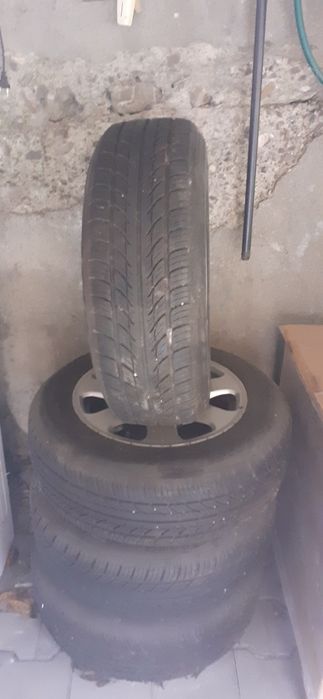 Vând set de cauciucuri de vară pentru Golf 5