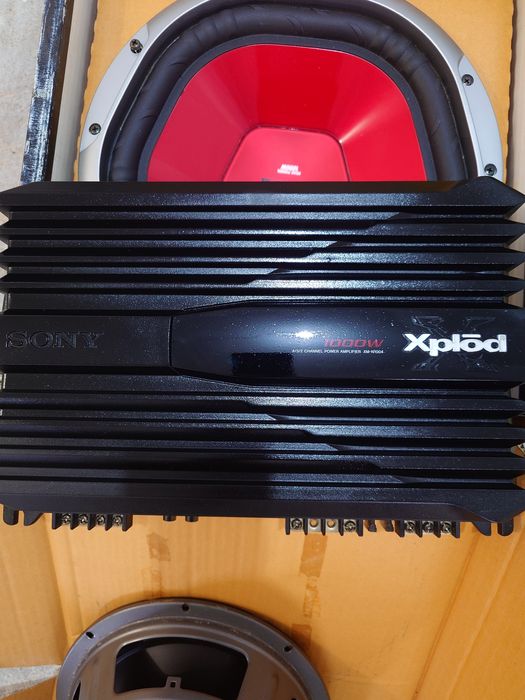 Vând două subwoofere auto Sony + stație Sony
