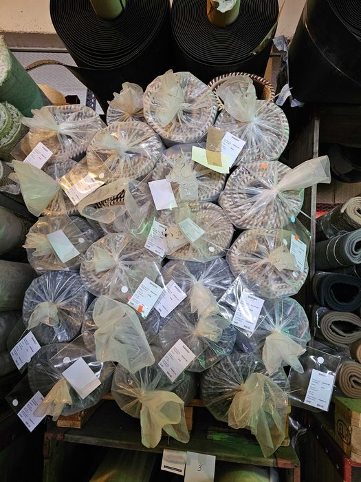 COVOR DIN LANA 140x200cm de lux, nou, Elvetia