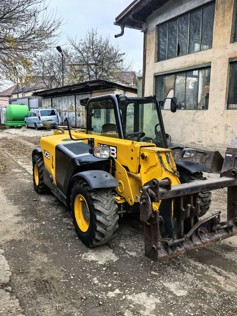 JCB încărcător telescopic Manitou