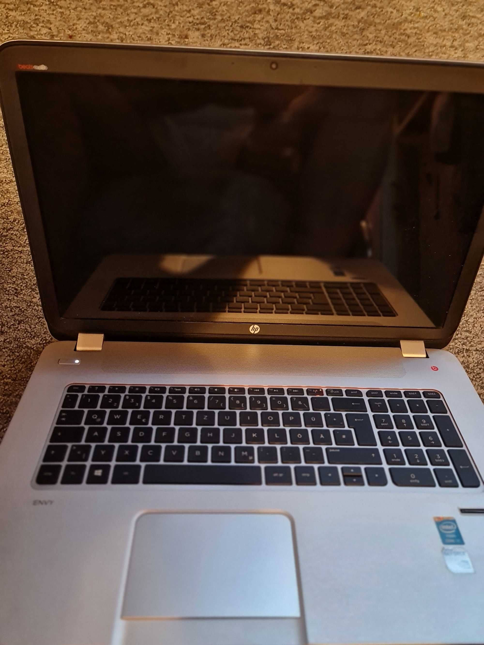 Laptop Hp Envy 17 inch ssd i7