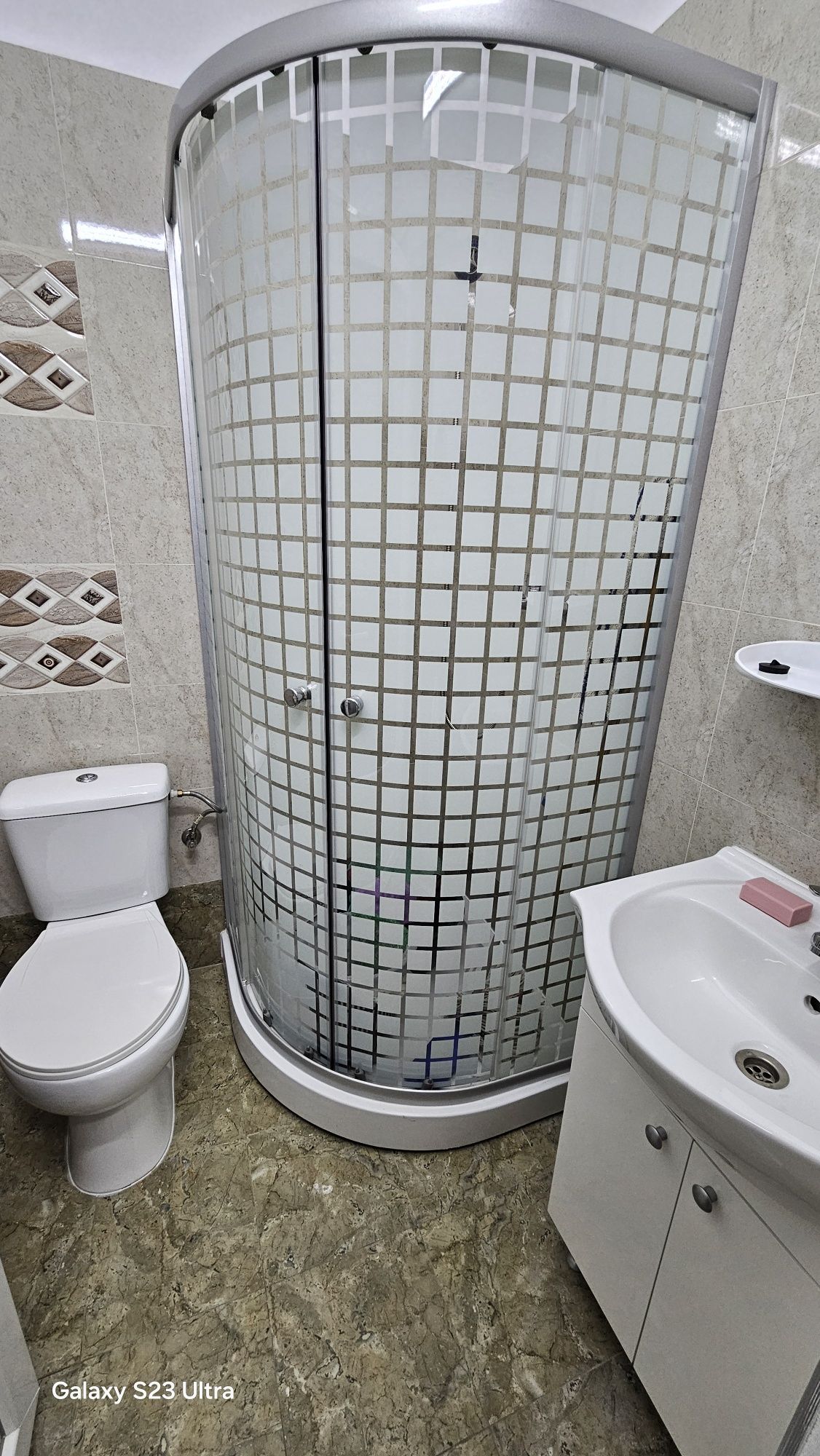 Garsonieră în Onești, zona de sus, etaj 1.