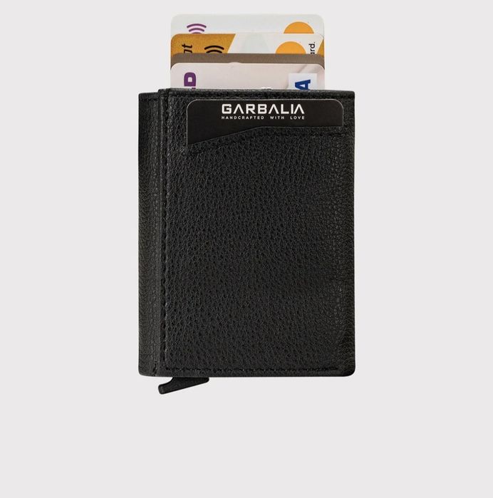 Черен портфейл с малтийски механизъм