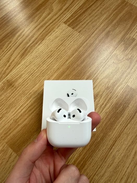 AirPods 4 ANC---