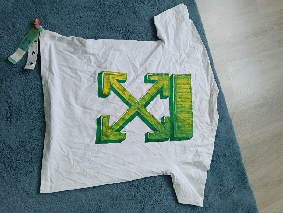 Tricou off white mărimea xxl..nou