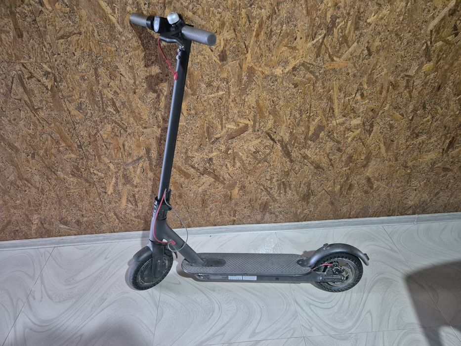Trotineta Xiaomi M365