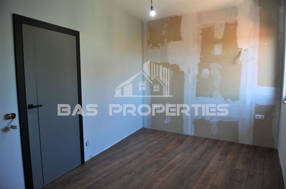 Къща в София, област-с.Гурмазово площ 240