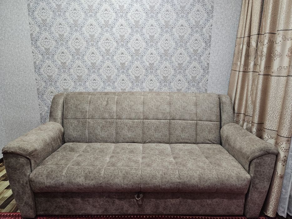 Продам практически новый диван