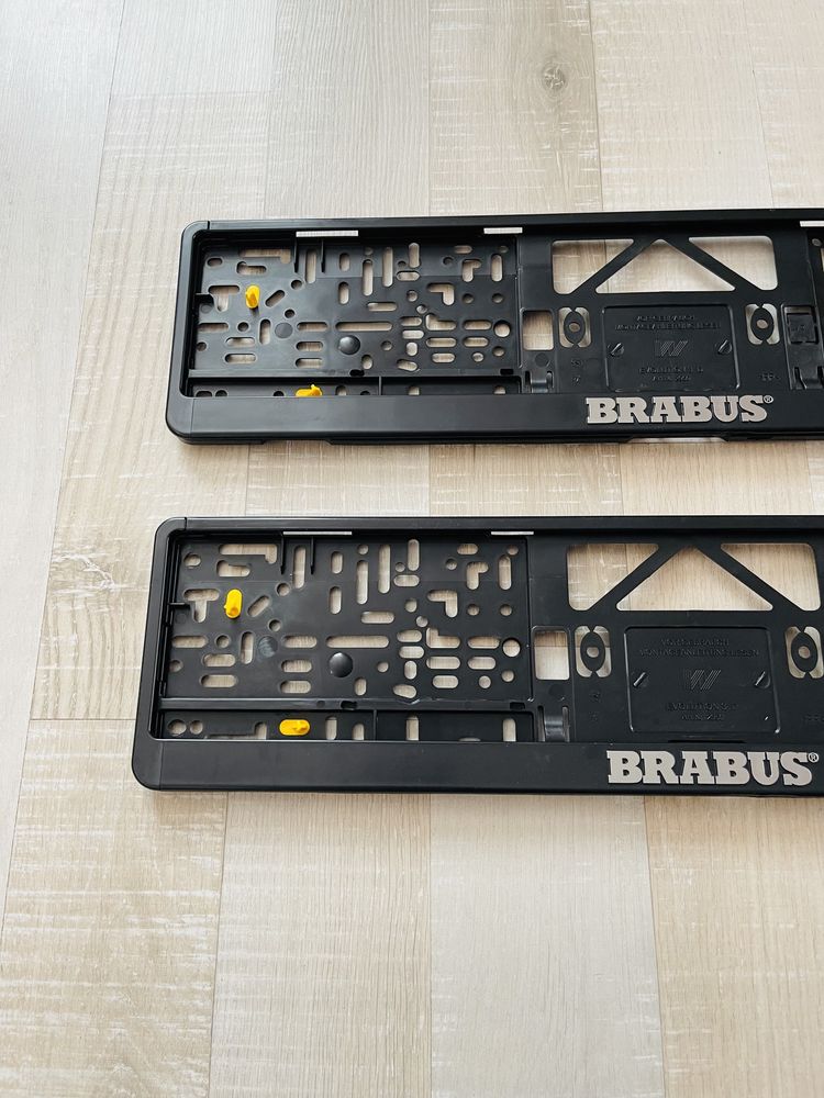 Оригинални подложки за номера BRABUS и за Ferrari