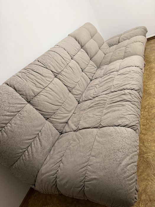 Продам комплект из дивана, кресло, пуфик в отличном состоянии