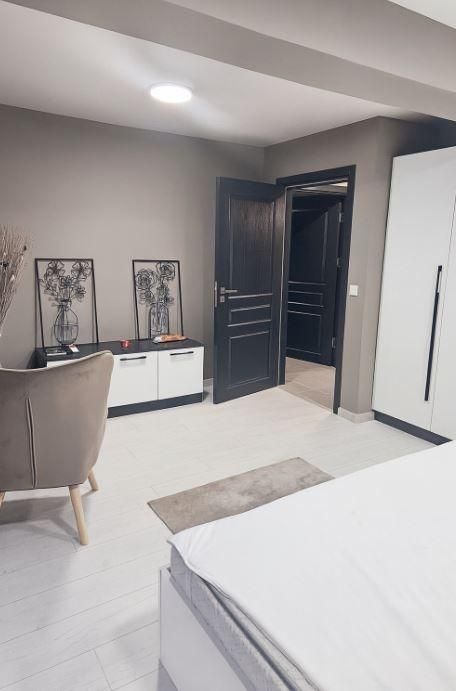 Дава се под наем Двустаен апартамент в Варна, Гръцка махала - 70 кв.м за 880 € - Снимка #4