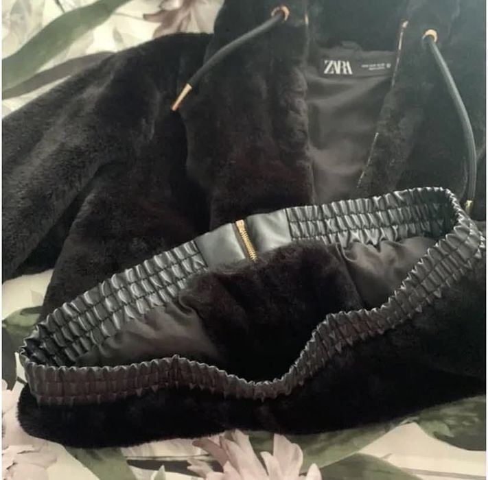 Пухено яке с косъм  Zara с качулка