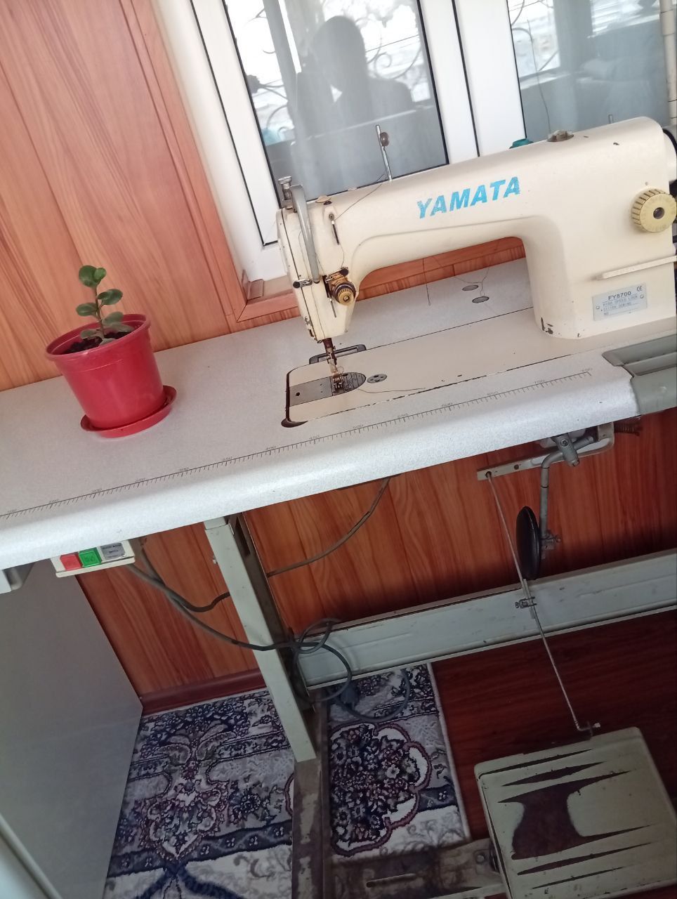 Продаётся швейная машина