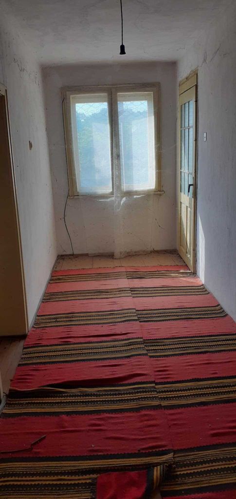Продава се Къща в с. Българене, Област Плевен - 180 кв.м за 85 €/кв.м - Снимка #5