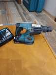 Продавам безчетков перфоратор Makita DHR 242