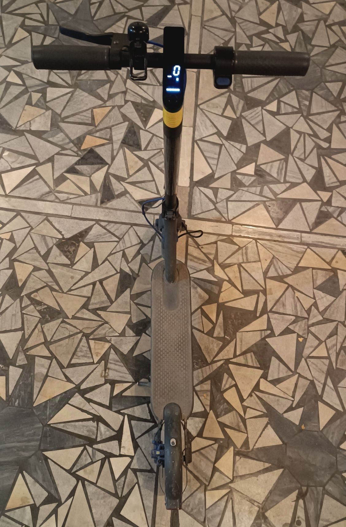 Срочно продаю самокат mi electric scooter 3