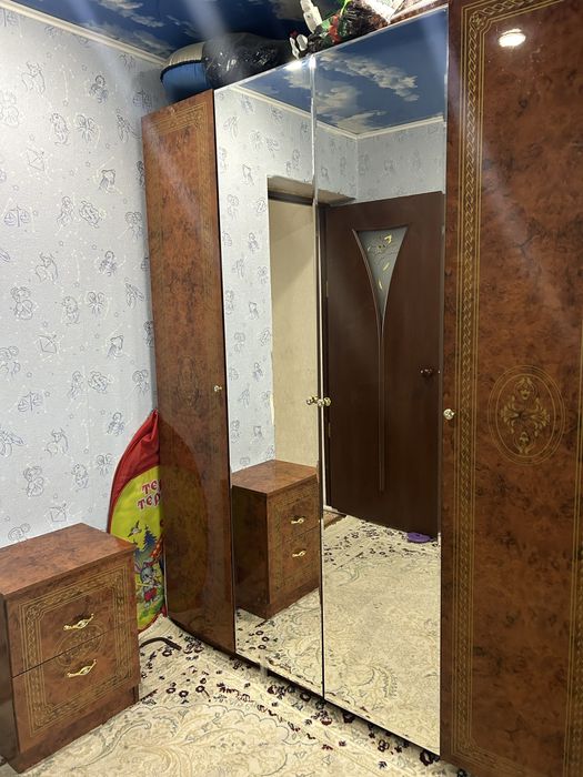 Продам спальный гарнитур