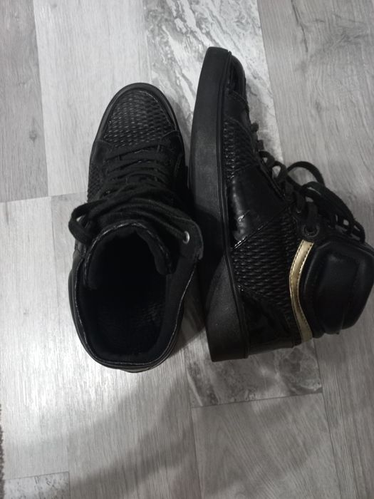 adidasi dama marca Adidas,New Balance,Guess