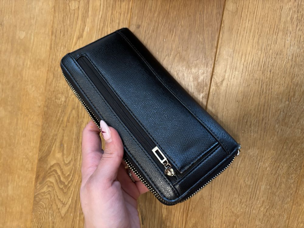 Дамски портфейл Guess