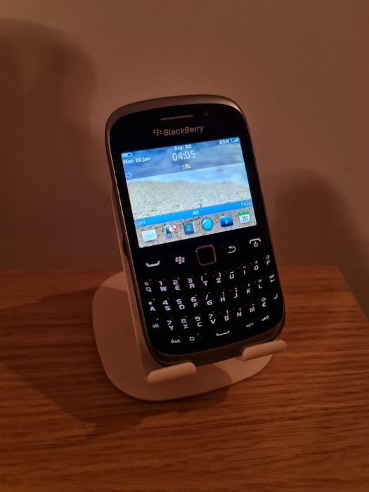 Blackberry Curve 9320 stare buna, incarcator telefon vechi de colectie
