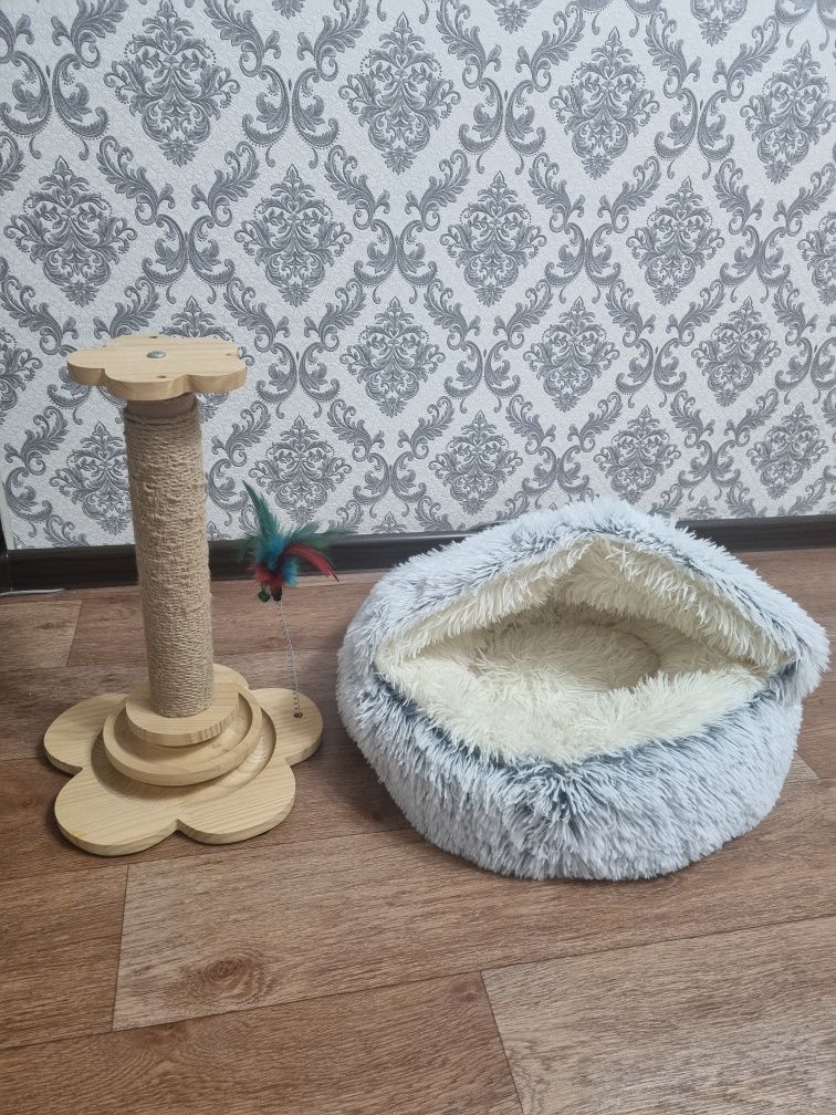 Когтеточка и лежанка для кошек и собак