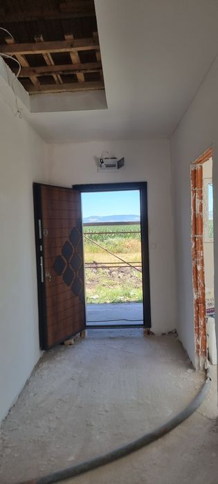 Къща в Божурище с.Хераково