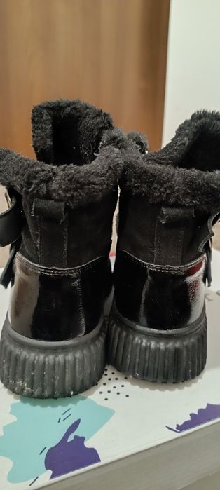 Ghete fetite masura 34