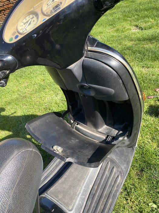 Vând scuter PIAGGIO În stare foarte bună de funcționare,cauciucuri noi