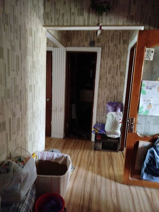 Oila bilan turushga o'qiydigan ishlaydigan qizlar ayolga kvartira bor