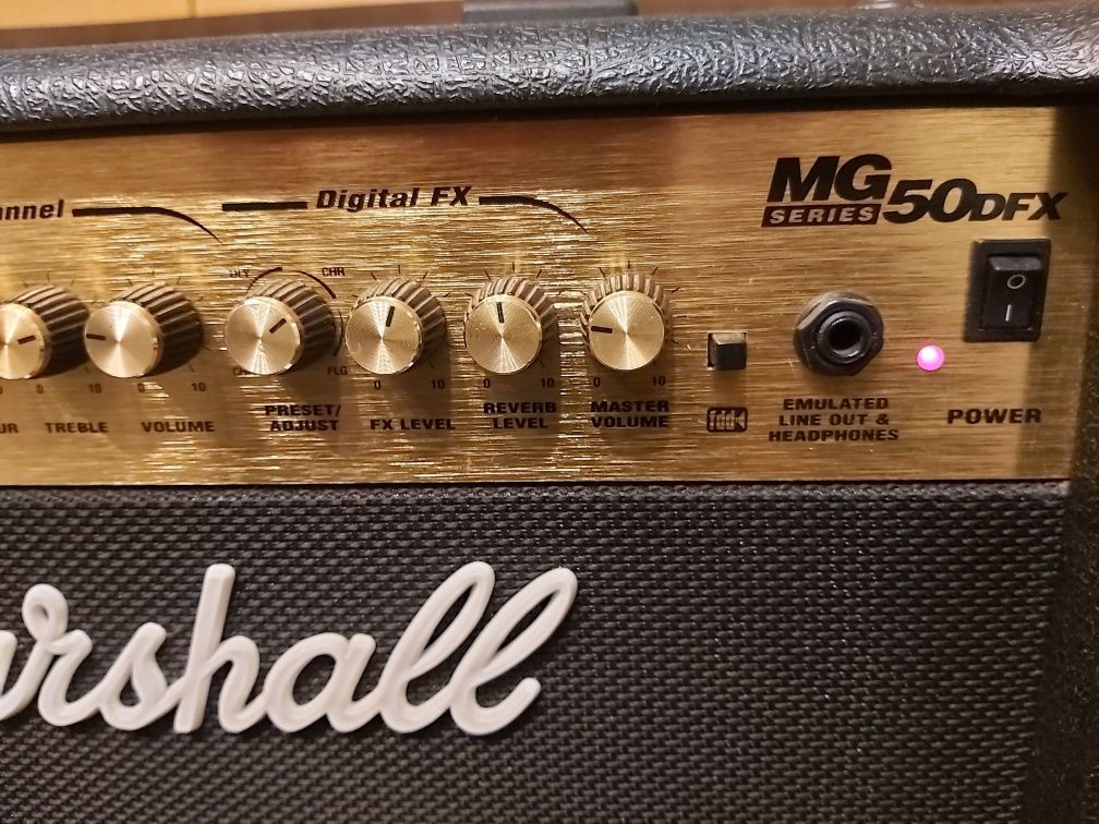 Vând amplificator de chitara Marshall