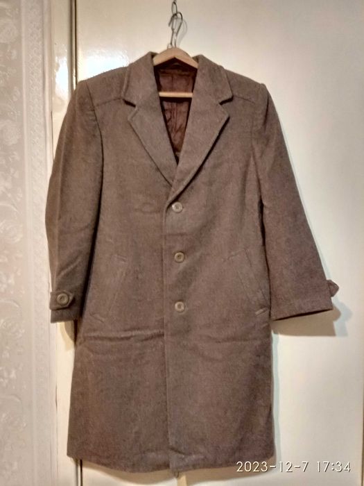 Мужское пальто . продам размер 46
