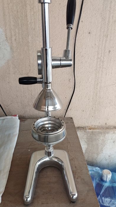 Продается соковыжималка 450.000