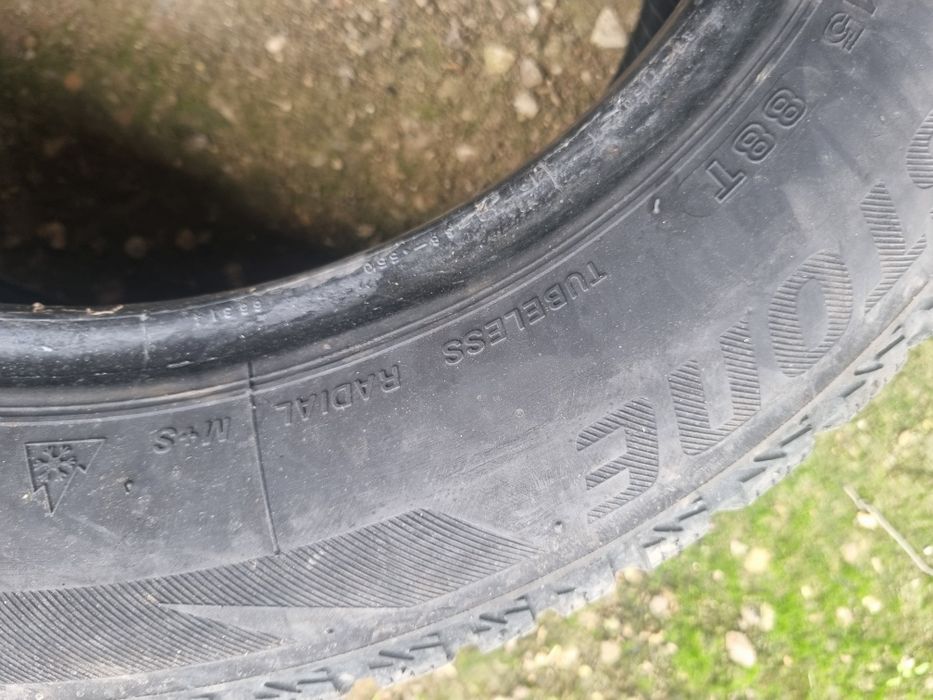 Зимни гуми 15 цола 2бр.