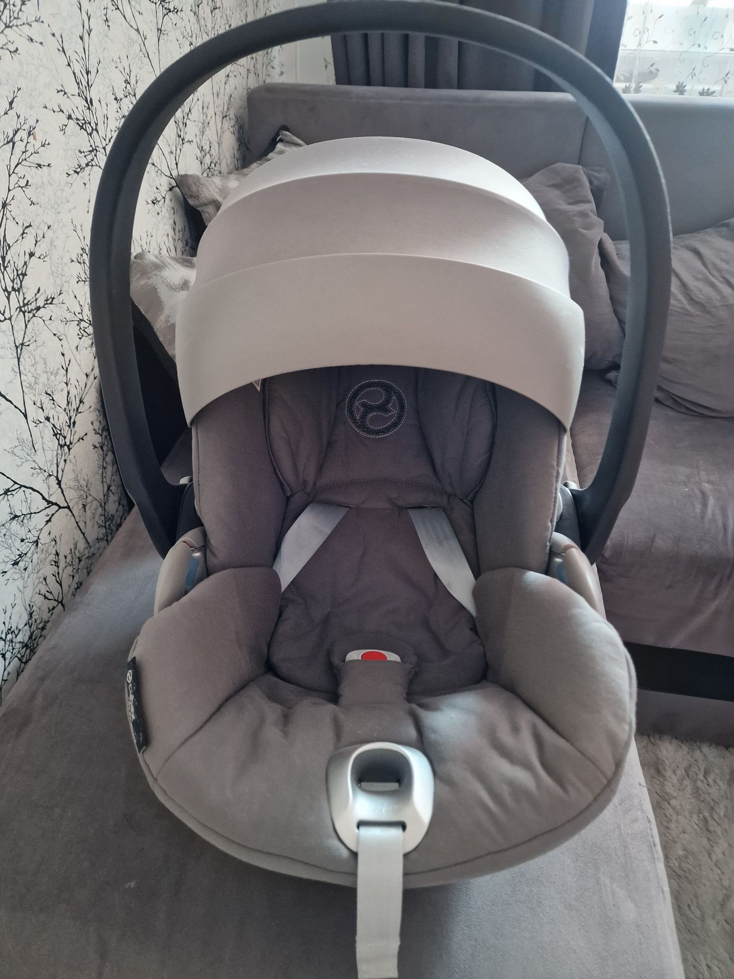 Cybex  столче/кошница за кола