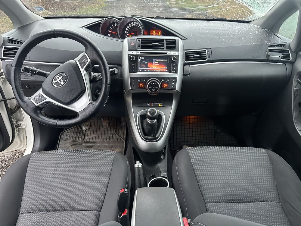 5 броя Toyota Verso 1.6 d4d 112 кс и 2.0 124 кс На части!