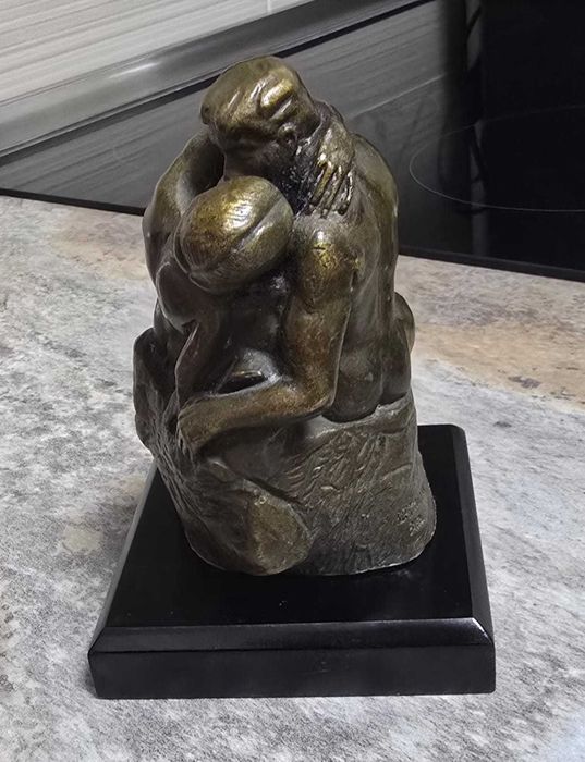 statuieta bronz le baiser